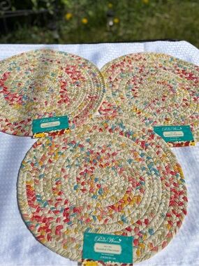 The Pioneer Woman Braided Round Placemats Sweet Rose Design